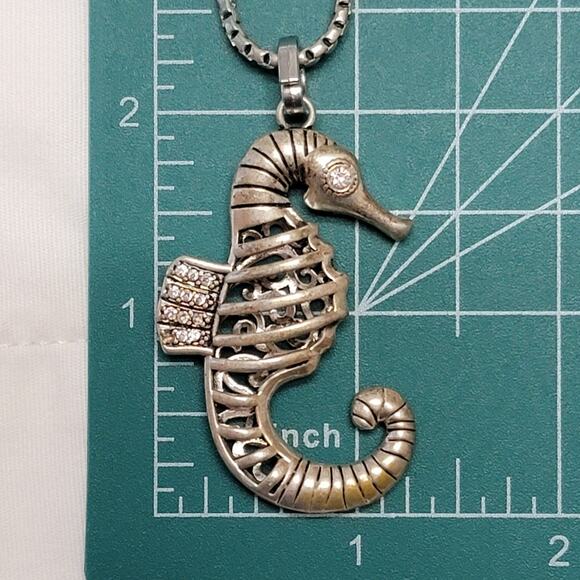 Monet Seahorse Necklace‎ Silver-tone Rhinestone Pendant 17.5" Beachy Statement - Picture 7 of 8
